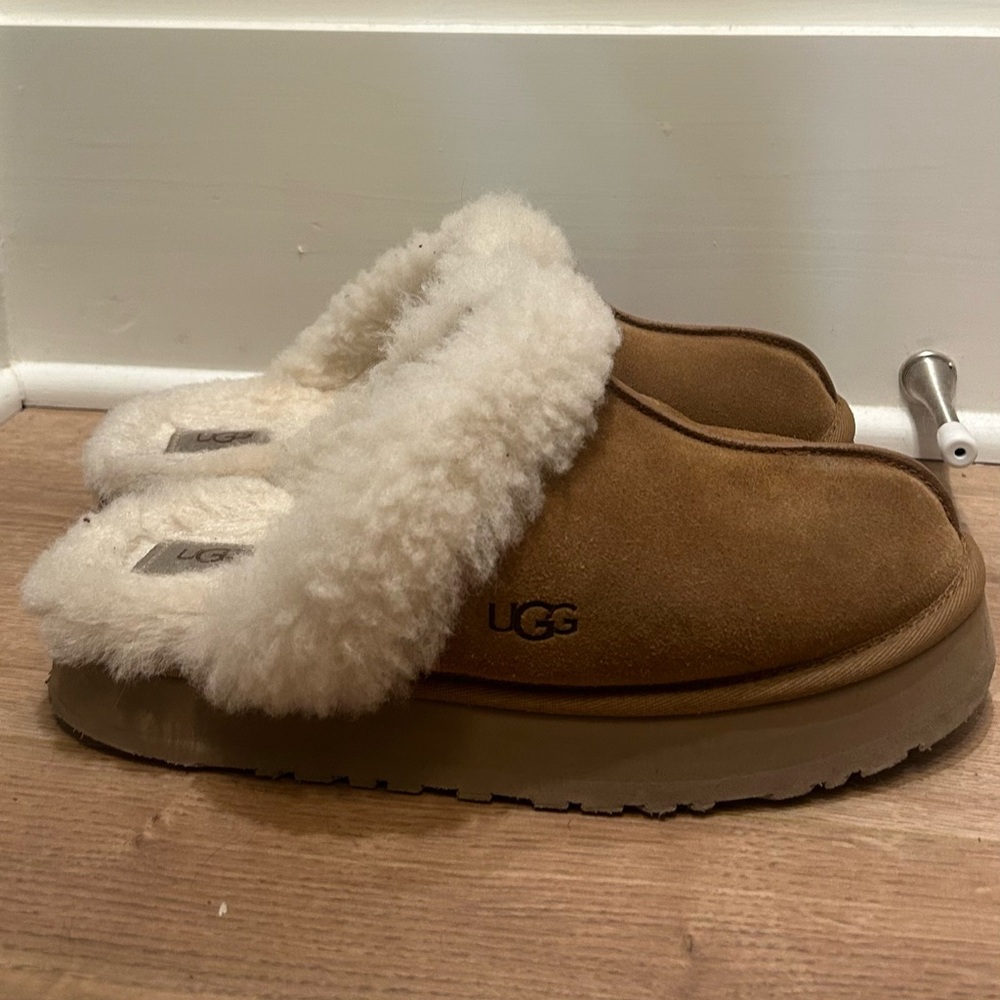 UGG Disquette Tan (Women’s 9) Gently Worn